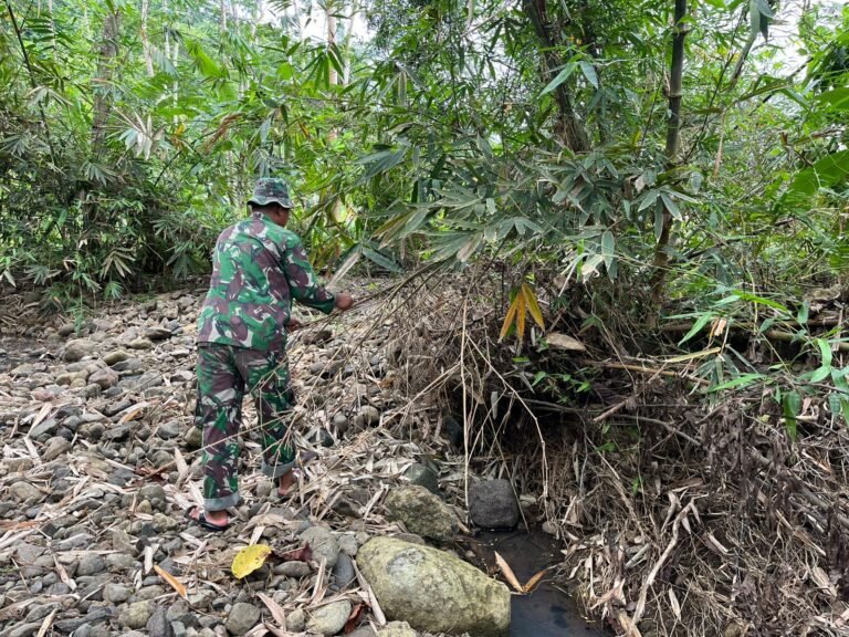 Satgas TMMD Yonarmed 8 Terus Kejar Target Normalisasi Sungai di Dusun Lebaksari