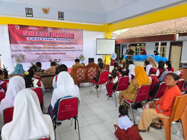 Dalam rangka mendukung kegiatan TNI Manunggal Membangun Desa (TMMD) ke-126 Kodim 0818/Malang-Batu, Dinas Perikanan Kabupaten Malang melaksanakan sosialisasi Gerakan Masyarakat Makan Ikan (Gemarikan) di Balai Desa Lebakharjo, Kecamatan Ampelgading, Kabupaten Malang