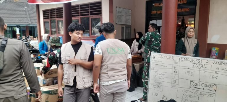 TNI Hadir Mengalirkan Harapan: Kodim 0821 Perkuat Sistem Penerimaan Bantuan di Pronojiwo