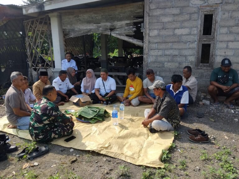 Babinsa Desa Sumberasri Monitoring Kegiatan Tasyakuran Pembangunan KDKMP