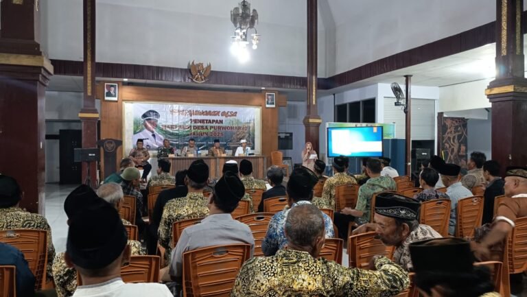 Babinsa Purwoharjo Hadiri Musdes Penetapan Hari Jadi Desa Purwoharjo Tahun 2025