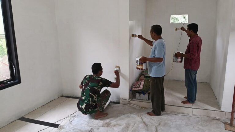 Bersama Warga, TMMD Ke-127 Rampungkan Renovasi Mushola*